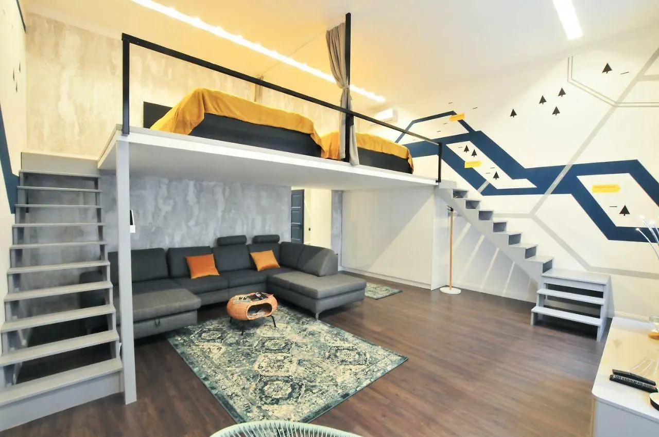 City Center Apartment With Budapest Design